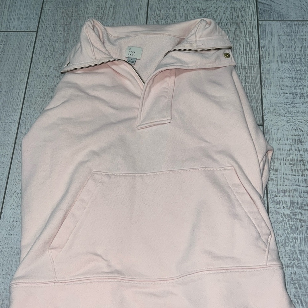 Women’s pink 1/4 zip up